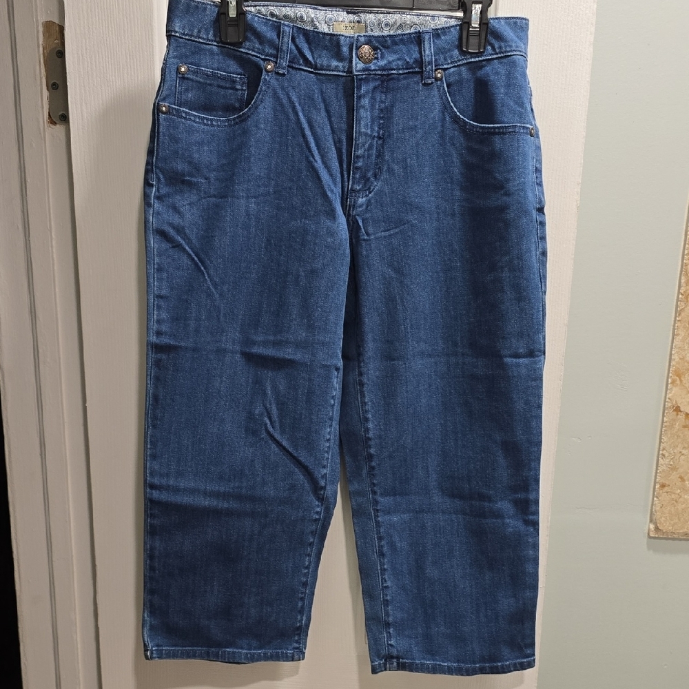 Izod Medium Wash Denim Capris Woman's size 10